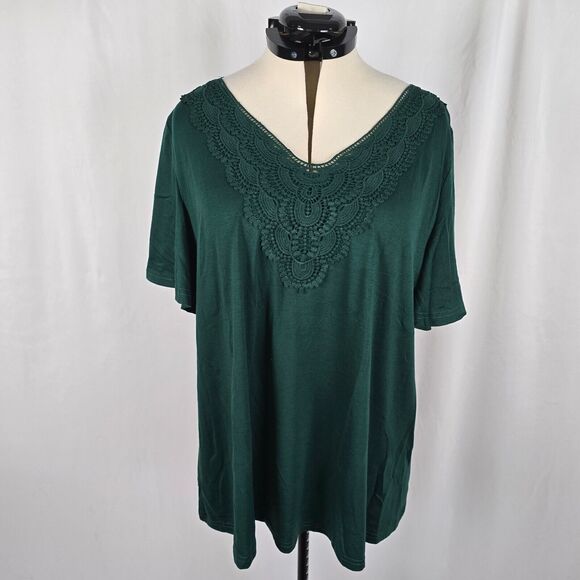 Bloomchic T-Shirt Women's 2X Green Solid Ruffle Short Sleeve Lace V-Neck NWT - Picture 1 of 13